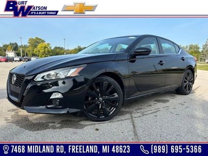 Used 2022 Nissan Altima 2.5 SR w/ Midnight Edition Package