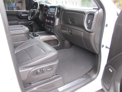 Used 2022 Chevrolet Silverado 3500 LTZ w/ LTZ Convenience Package image 13