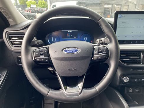 Used 2025 Ford Escape Platinum AWD/4WD image 19