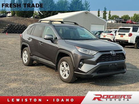 Certified 2021 Toyota RAV4 XLE w/ Convenience Package AWD/4WD image 1