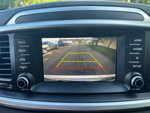 Used 2020 Kia Sorento EX FWD image 23
