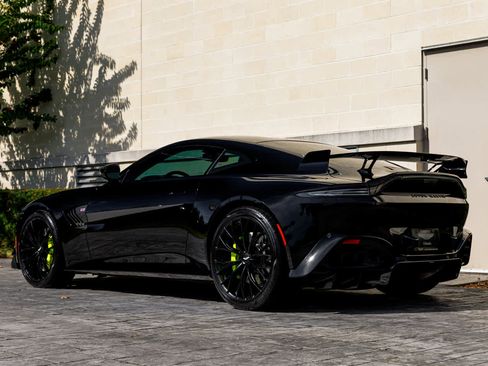 Used 2023 Aston Martin V8 Vantage Coupe image 48