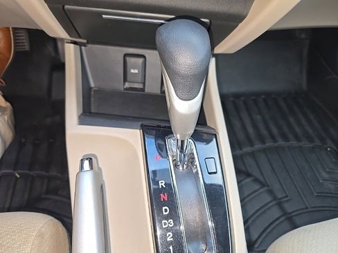 Used 2013 Honda Civic LX image 17