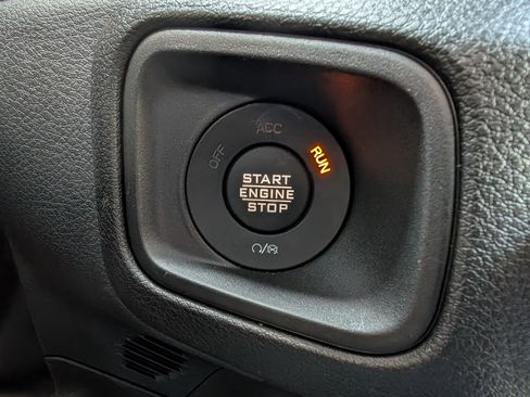 Used 2025 Jeep Wrangler Willys image 29