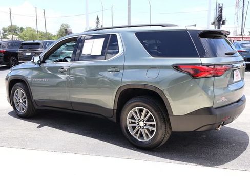 Used 2022 Chevrolet Traverse LT FWD image 6