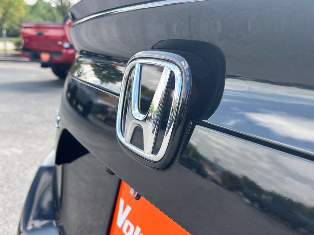 Used 2018 Honda Civic EX-L image 9