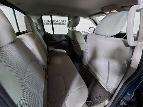 Used 2018 Nissan Frontier SV image 27