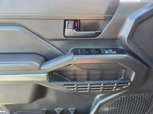 Certified 2025 Toyota Tacoma SR5 image 18