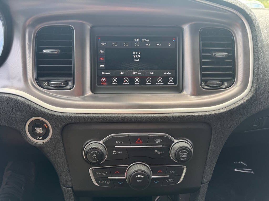 Used 2021 Dodge Charger SXT w/ Blacktop Package RWD image 17
