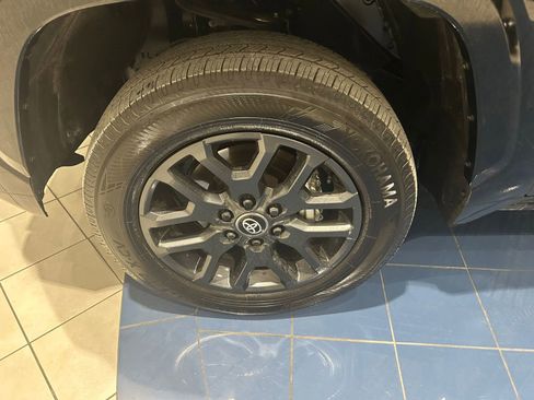 Used 2025 Toyota Tundra Platinum image 7