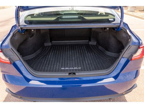 Used 2025 Toyota Camry SE image 15