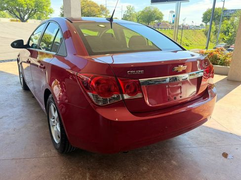 Used 2011 Chevrolet Cruze LT FWD image 4
