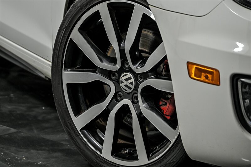 Used 2014 Volkswagen GTI Wolfsburg Edition FWD image 3