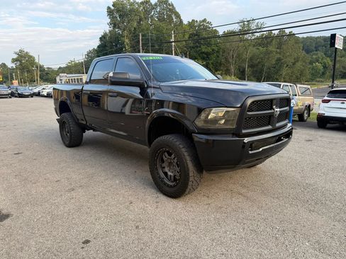 Used 2016 RAM 2500 Big Horn w/ Black Appearance Group AWD/4WD image 3