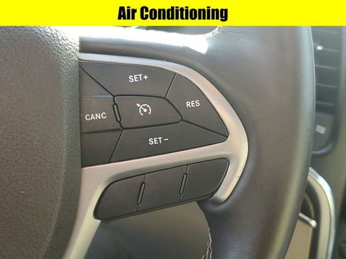 Used 2018 Jeep Grand Cherokee Overland image 12