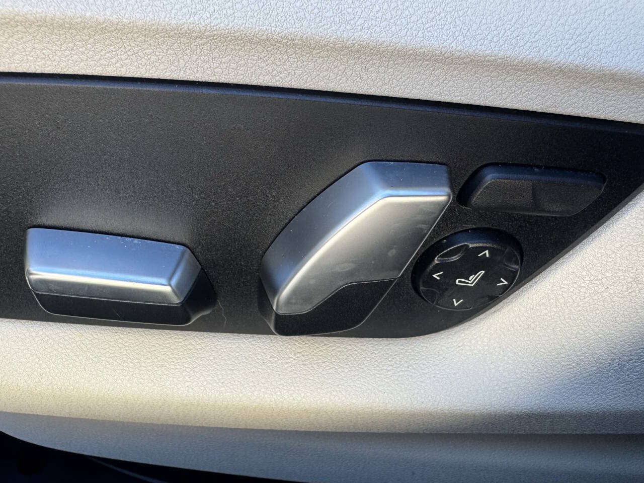 Used 2017 BMW 530i RWD image 18