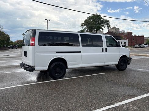 Used 2019 Chevrolet Express 3500 LT w/ LT Preferred Equipment Group RWD image 11