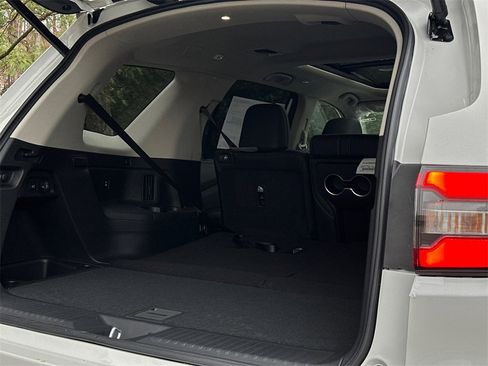 New 2025 Honda Pilot Touring image 13