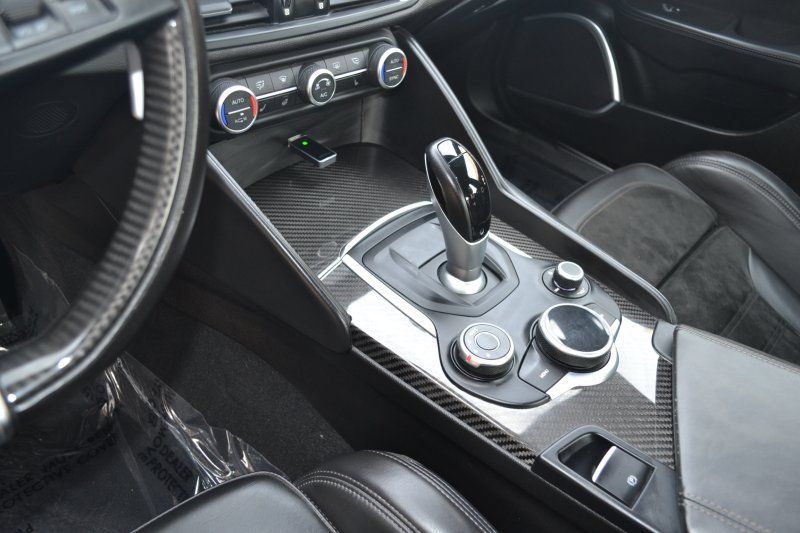 Used 2018 Alfa Romeo Giulia Quadrifoglio RWD image 23