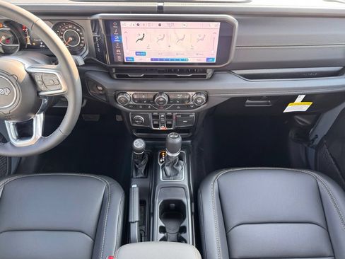 New 2026 Jeep Wrangler Unlimited Sahara AWD/4WD image 12