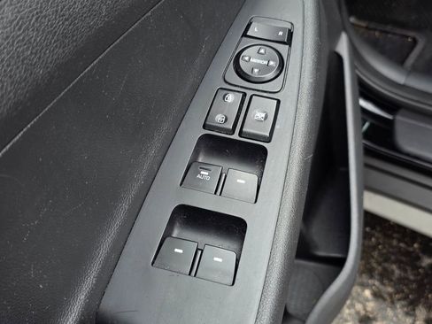 Used 2017 Hyundai Tucson SE image 17