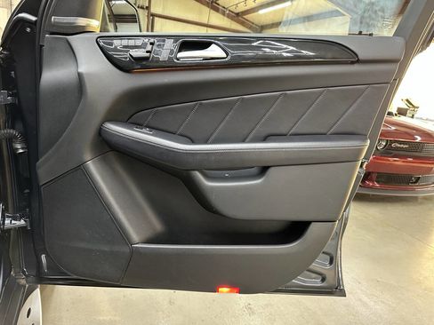 Used 2015 Mercedes-Benz GL 450 GL 450 4MATIC AWD 4dr SUV image 18