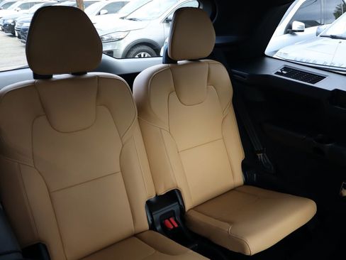 Used 2018 Volvo XC90 T6 Momentum w/ Convenience Package image 22