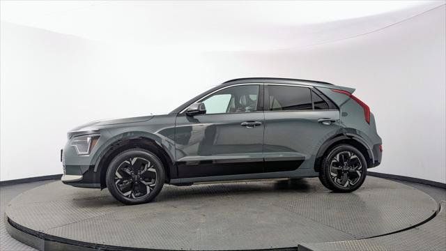Used 2023 Kia Niro Wind w/ Wind Preserve Package FWD image 3
