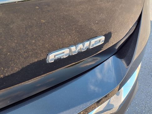 Used 2024 GMC Terrain SLT AWD/4WD image 6