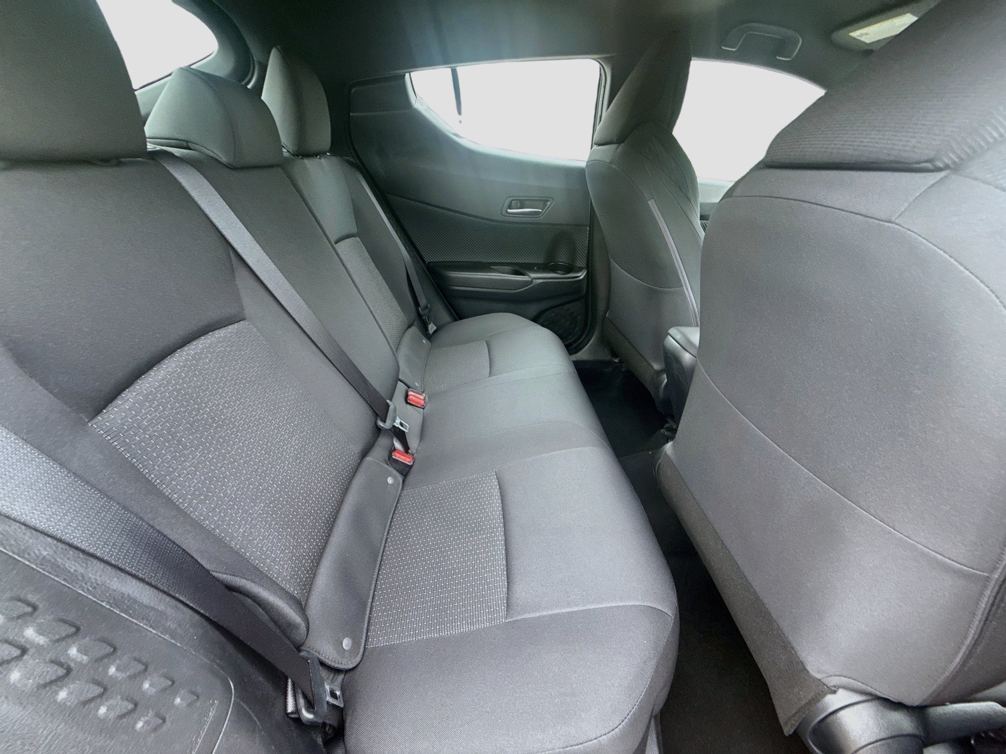 Used 2018 Toyota C-HR XLE FWD image 25