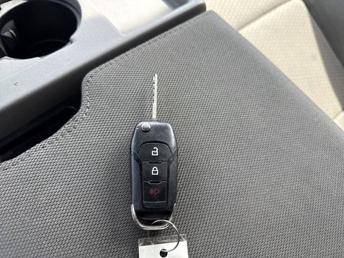 Used 2016 Ford F150 XLT AWD/4WD image 25
