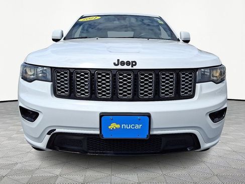 Used 2021 Jeep Grand Cherokee Laredo X image 2