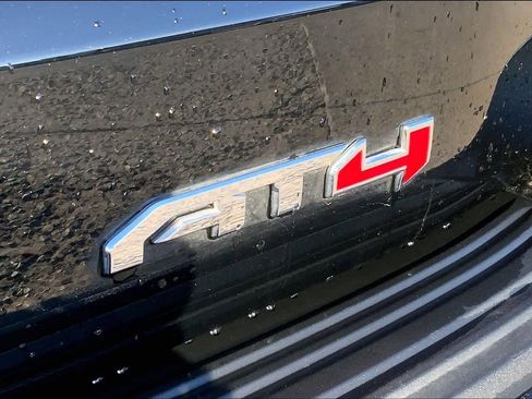 Certified 2025 GMC Yukon AT4 Ultimate w/ LPO, Illumination Package image 9