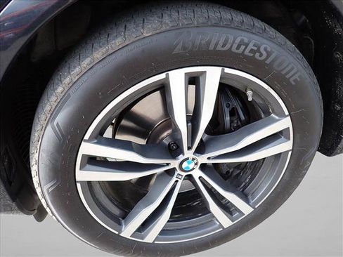 Used 2023 BMW X7 xDrive40i w/ M Sport Package AWD/4WD image 7