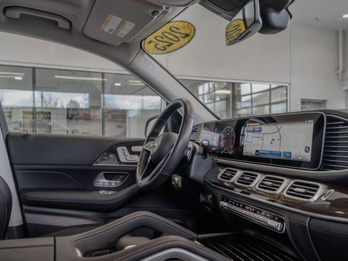 Certified 2025 Mercedes-Benz GLE 450 4MATIC image 18