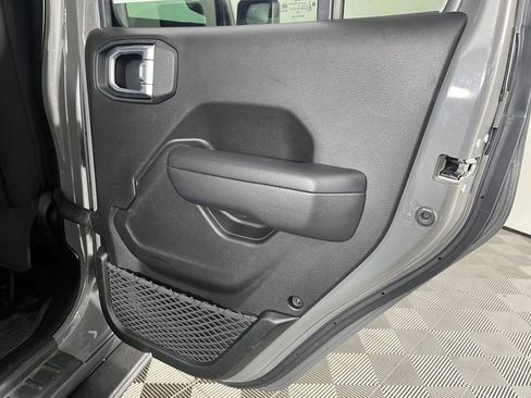 Used 2023 Jeep Wrangler Unlimited w/ Sun & Screen Package image 14