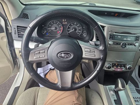 Used 2011 Subaru Legacy 2.5i Premium AWD/4WD image 16