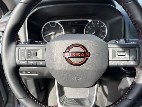 Used 2025 Nissan Rogue SV image 13