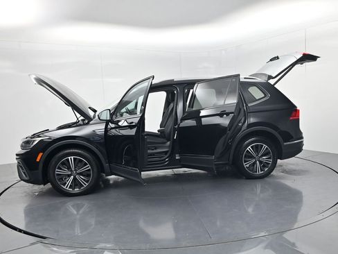 Used 2024 Volkswagen Tiguan SE FWD image 62