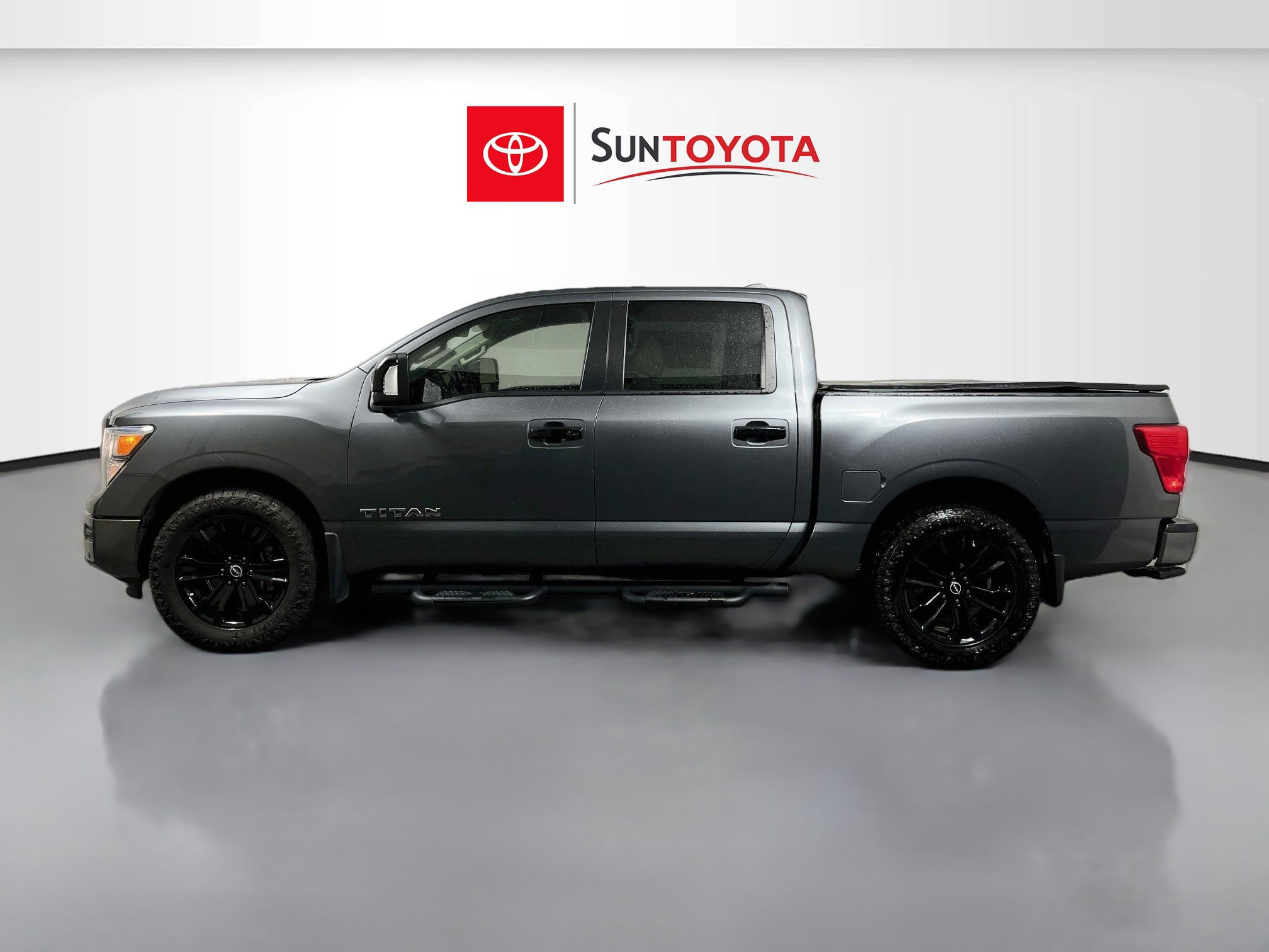 Used 2023 Nissan Titan SV w/ SV Convenience Package RWD image 7