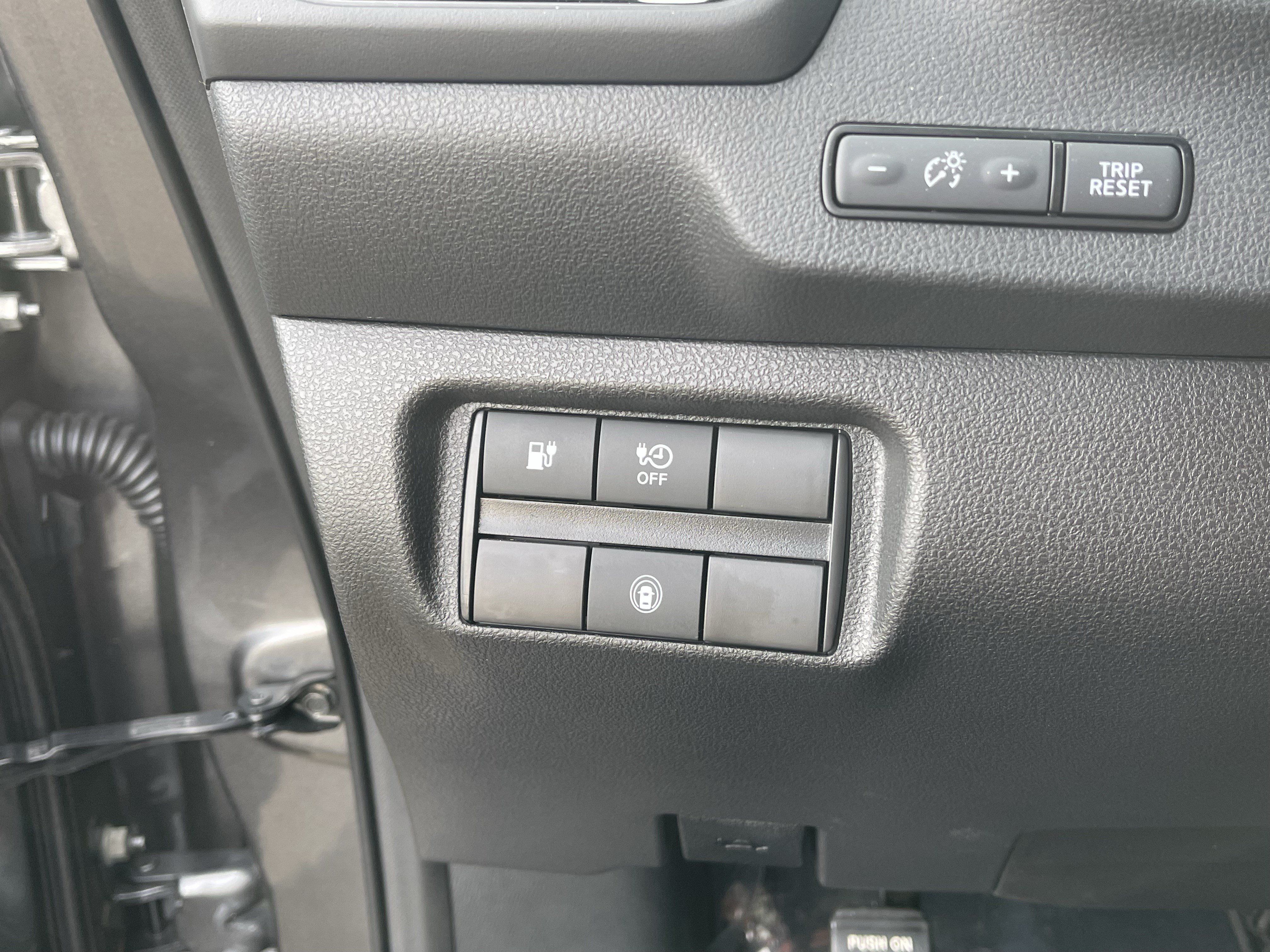 Used 2025 Nissan Leaf S FWD image 25