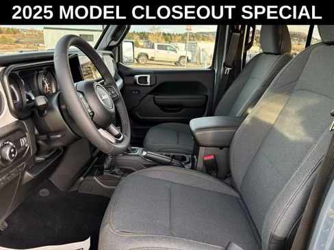 New 2025 Jeep Gladiator Sport AWD/4WD image 10