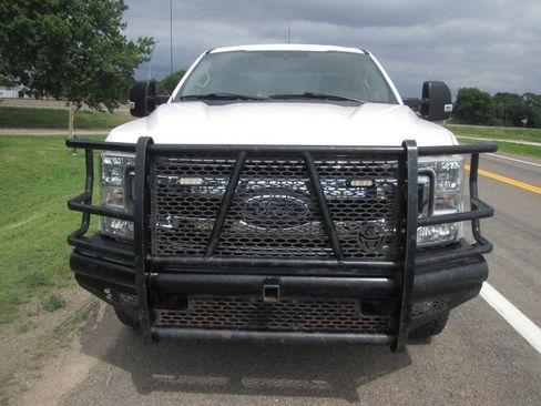 Used 2020 Ford F250 XLT w/ XLT Value Package AWD/4WD image 3