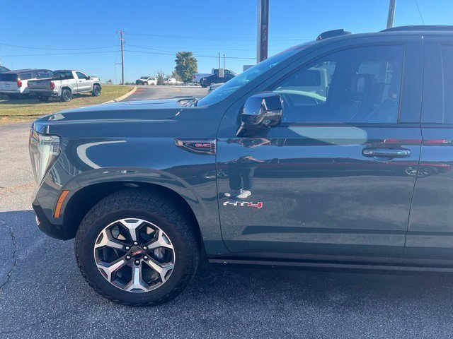Used 2026 GMC Yukon XL AT4 Ultimate AWD/4WD image 8