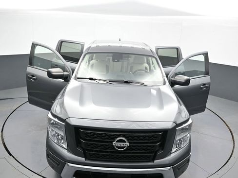 Used 2024 Nissan Titan SV w/ SV Convenience Package image 43