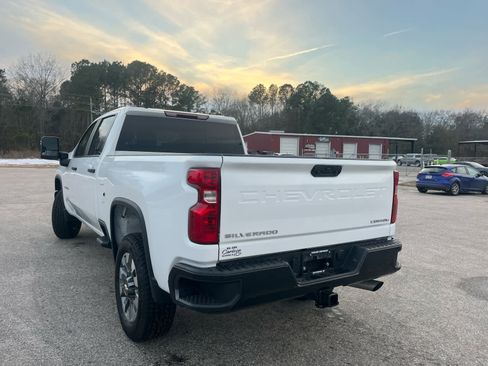 Used 2024 Chevrolet Silverado 2500 Custom w/ Custom Convenience Package image 6