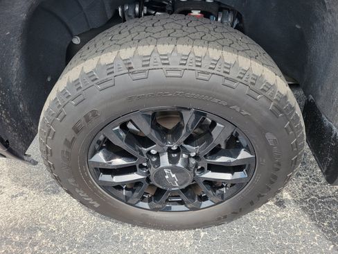 Certified 2025 Chevrolet Silverado 2500 Custom w/ Custom Value Package AWD/4WD image 40
