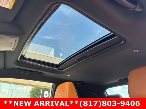 Used 2016 Dodge Challenger SRT Hellcat image 7