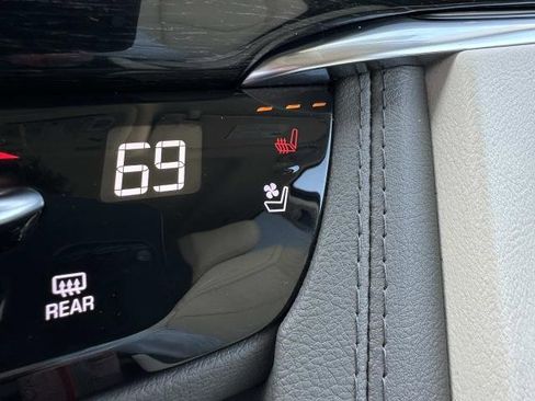 Certified 2023 Cadillac XT6 Premium Luxury image 86