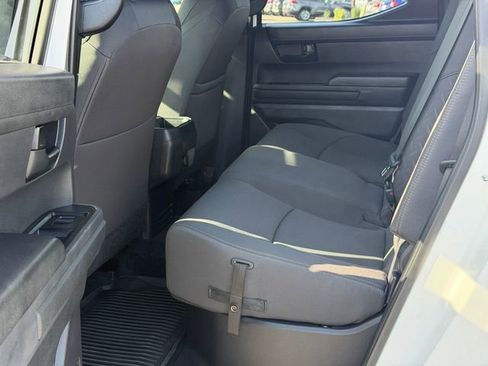 Used 2025 Toyota Tacoma SR5 AWD/4WD image 17